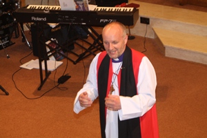 Bishop Alan addresses the Lisburn Cathedral Pentecost Service.
