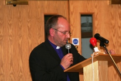 Bishop Abernethy addresses Synod.